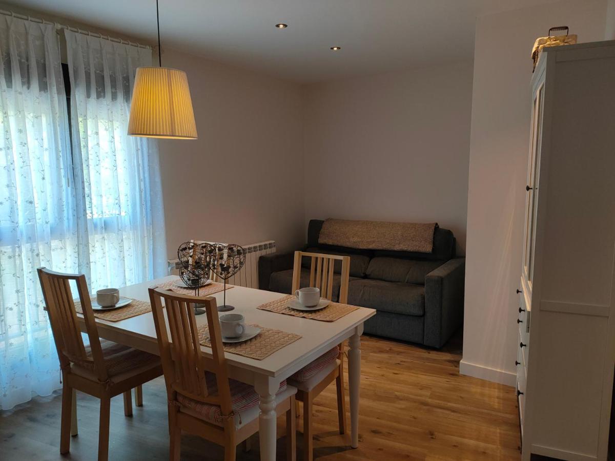 Apartamentos Antonia Cuzcurrita-Río Tirón エクステリア 写真