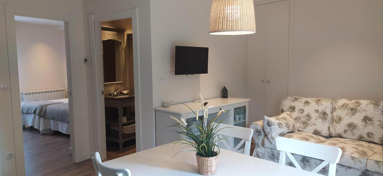Apartamentos Antonia Cuzcurrita-Río Tirón エクステリア 写真
