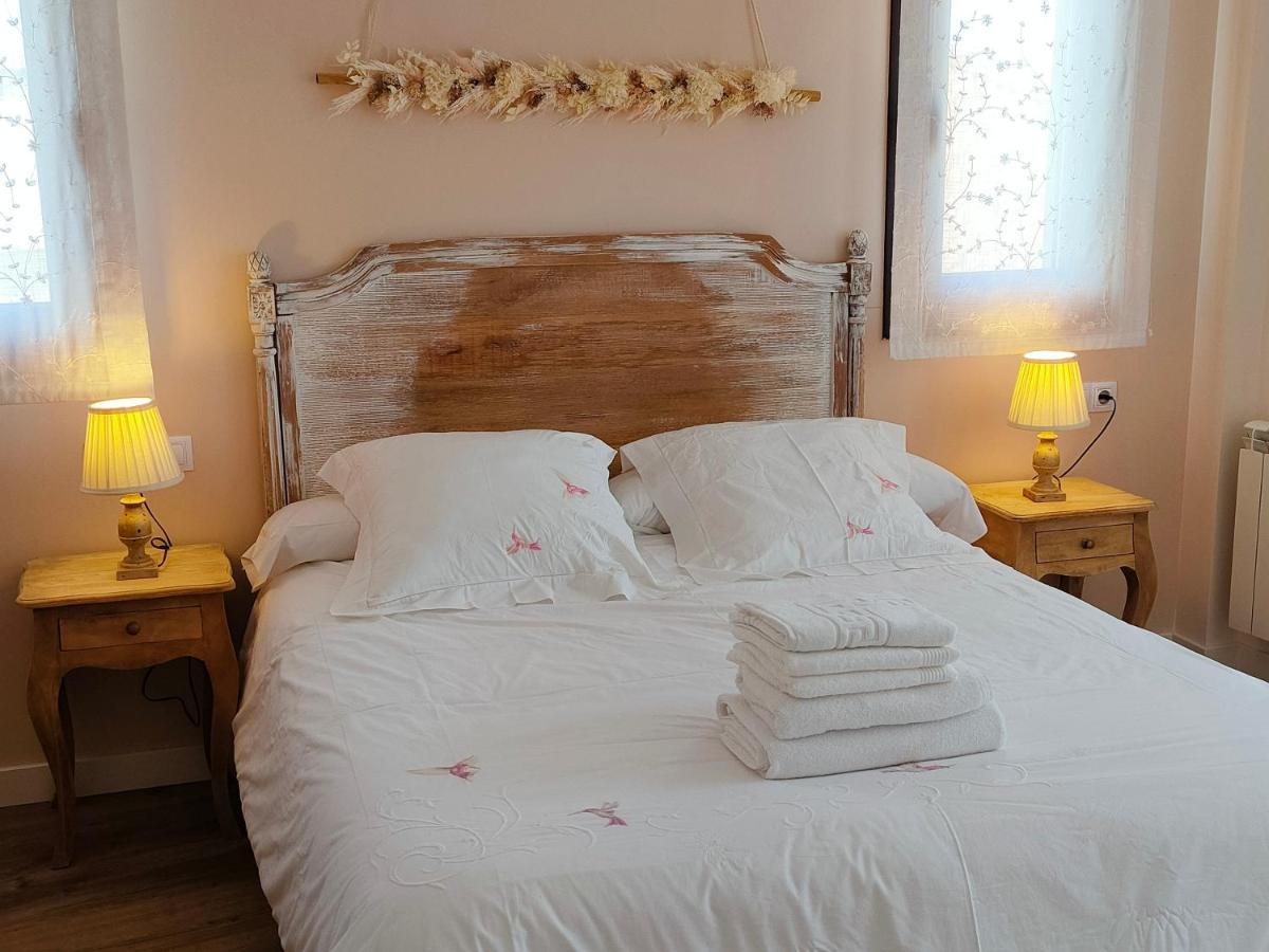 Apartamentos Antonia Cuzcurrita-Río Tirón エクステリア 写真