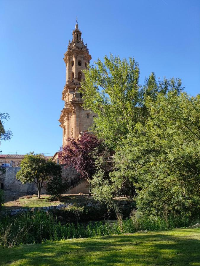 Apartamentos Antonia Cuzcurrita-Río Tirón エクステリア 写真